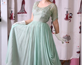 Vintage 1940's FRANK STARR Silk Beaded Mint Gown Prom Bridal WWII Dress Size Medium