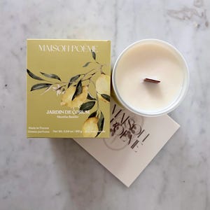 Bougie Artisanale Parfumée Fraîche • Cire de Soja Mèche Bois • Cadeau Original Poétique • Fait en France • Maison Poème