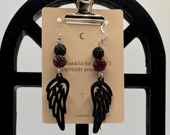 3D gedruckte Engelsflügel Ohrringe | Schwarz, Silber, Rot Sparkle Beads