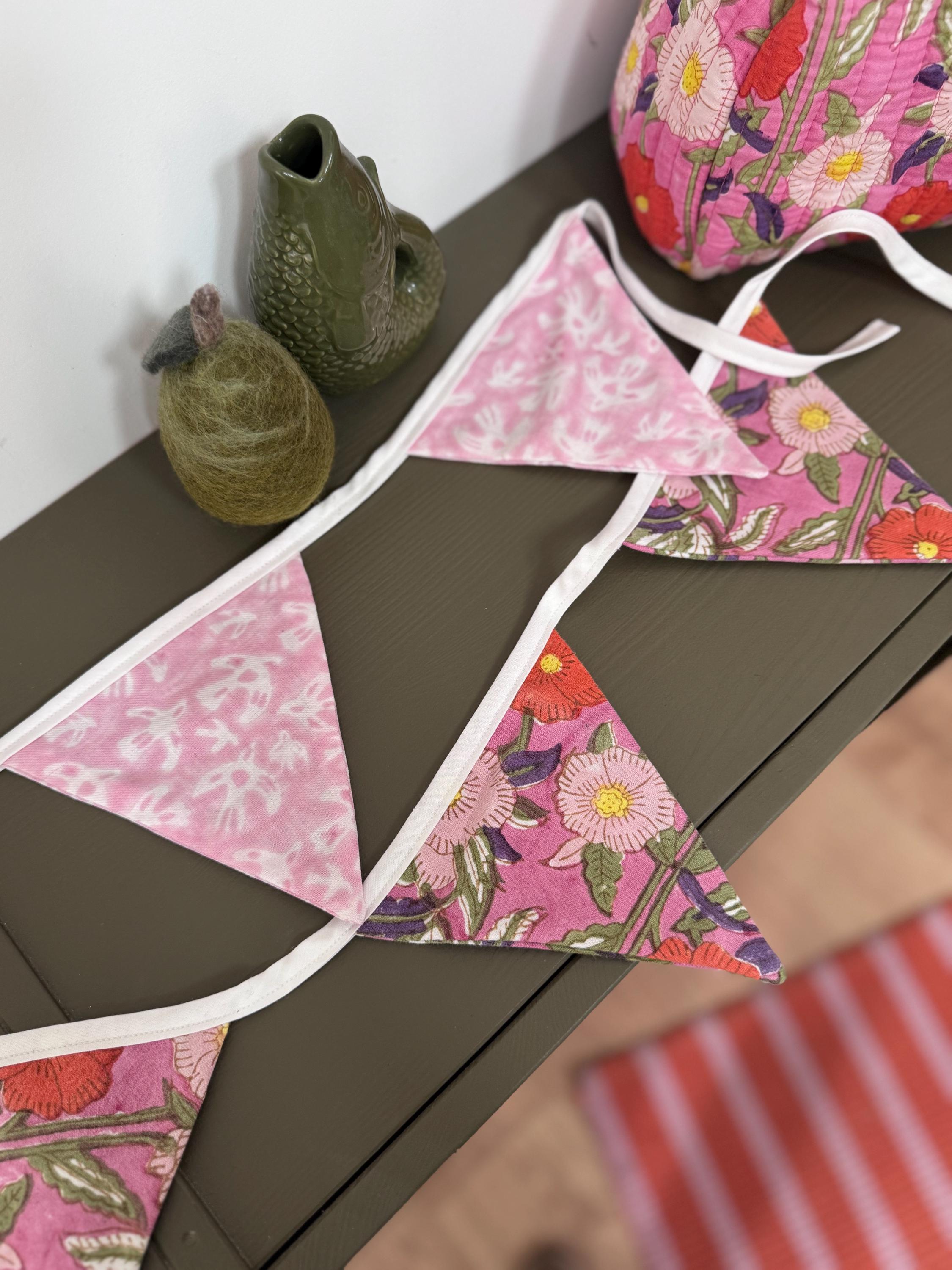 DRAPEAU DE FANION Coloré Bannière Triangulaire Drapeaux Triangle EUR 6,98 - FR