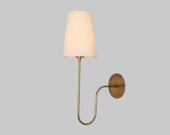 Applique da parete in ottone anticato / Lampada a sospensione artigianale in stile Mid-Century Modern con paralume in lino