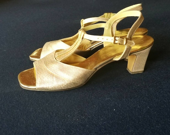 Gold t-strap sandals 1960s Citations brand size 6.5