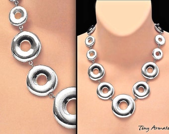 SILVER DISC  Statement Necklace • Classic & Contemporary •  'Art To Wear' • A Rare Limited Edition, Gift Boxed With Free Earrings  !!!