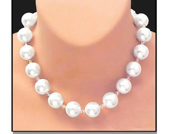 Gargantilla elegante de perlas con cristales Swarovski. "Las perlas nunca pasan de moda". • Clásica • ¡Presentada en caja de regalo y con pendientes de regalo! ¡No te la pierdas!
