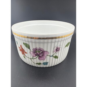 Royal Worcester Astley souffléschaal 7 inch met bloemenmotief, goudkleurig porselein, Engeland afbeelding 1