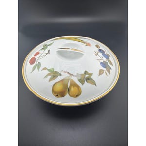 Royal Worcester Evesham Gold 7.75 Inch Round Casserole Serving Dish image 1