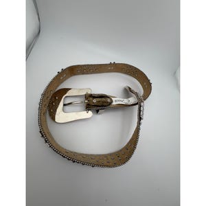 Pasek BHW Western Camo Hair on Hide ze srebrną klamrą i kryształkami, rozmiar M zdjęcie 2