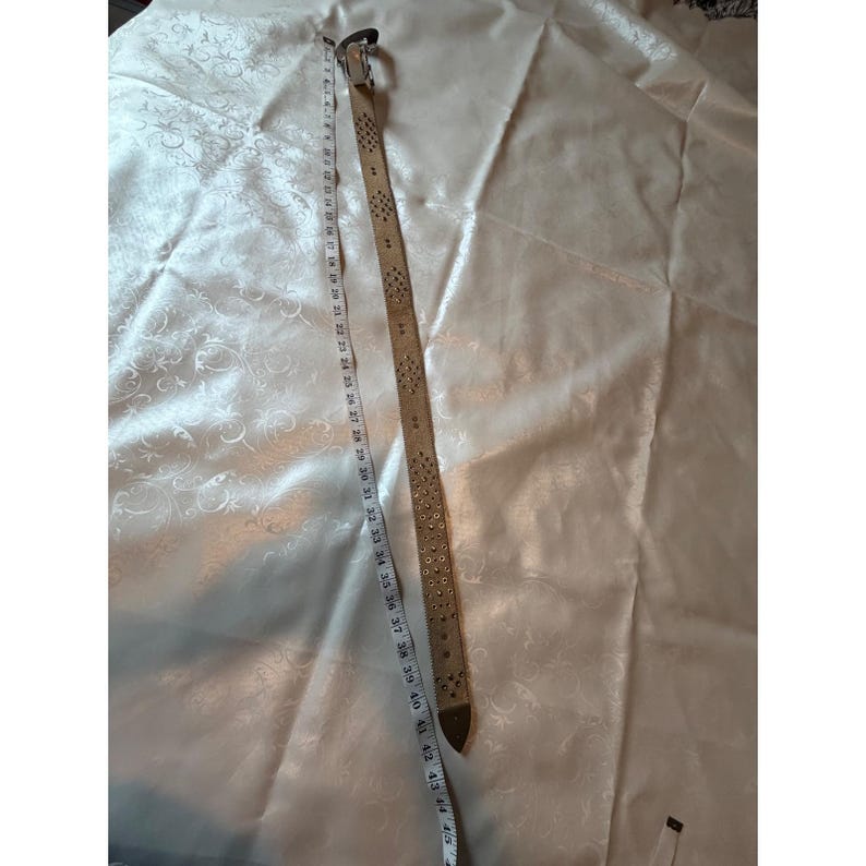 Pasek BHW Western Camo Hair on Hide ze srebrną klamrą i kryształkami, rozmiar M zdjęcie 5