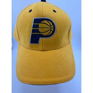 Gorra de béisbol ajustable bordada en amarillo y azul marino de los Indiana Pacers imagen 1