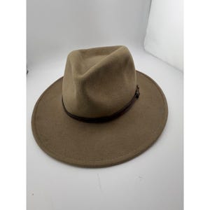 Sombrero Fedora de lana LiteFelt de Overland Outfitters, color topo, con banda de cuero marrón, talla mediana imagen 1