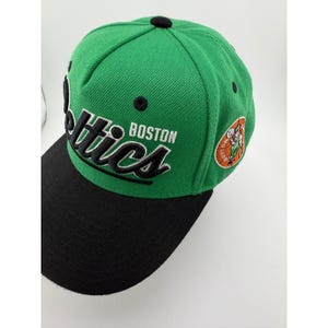 Cappellino snapback Boston Celtics Youth verde e nero con logo NBA. immagine 2