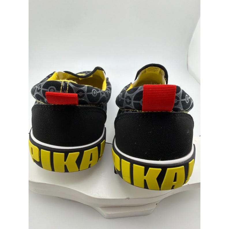 Baskets en toile à enfiler Ground Up Pokemon Pikachu pour homme, pointure 44. image 3