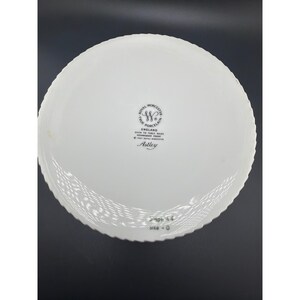 Royal Worcester Astley souffléschaal 7 inch met bloemenmotief, goudkleurig porselein, Engeland afbeelding 4