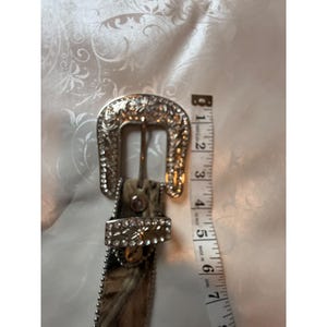 Pasek BHW Western Camo Hair on Hide ze srebrną klamrą i kryształkami, rozmiar M zdjęcie 6