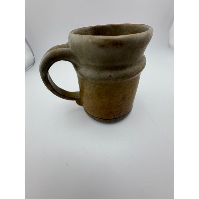 Taza de cerámica del estudio Kokopelli, de gres del suroeste, con diseño de flautista. imagen 7