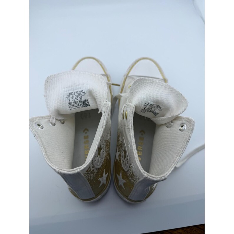 Zapatillas Converse Chuck Taylor All Star High Top Gold Star White para niños, talla 4 imagen 4