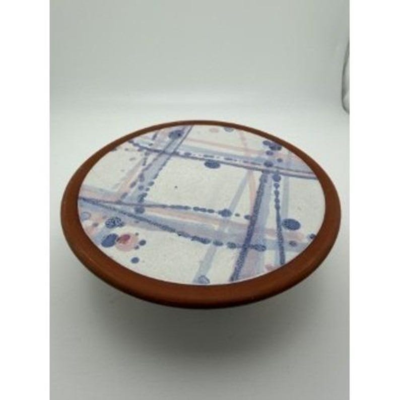 Salvamanteles de cerámica de terracota con diseño abstracto de salpicaduras, estilo vintage de Greenbaum Pottery. imagen 2
