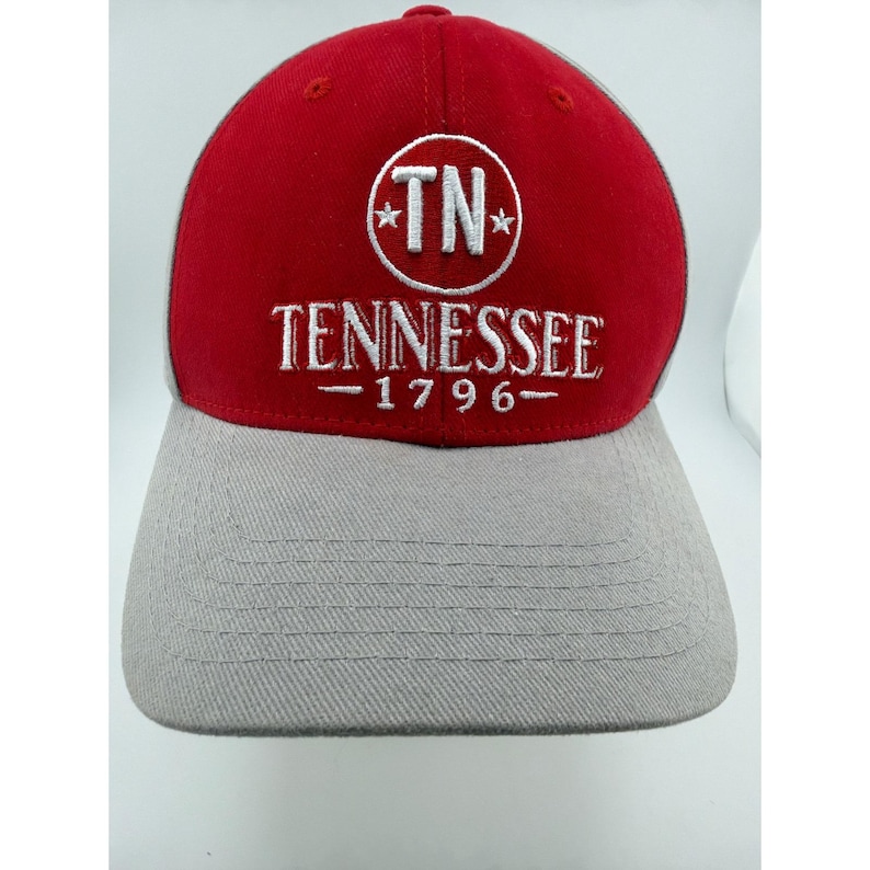 Tennessee 1796 Red Gray Embroidered Mesh Trucker Snapback Hat 画像 1