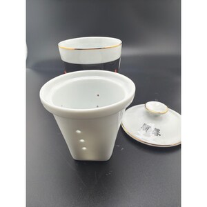 Taza infusora de té de porcelana china con tapa y colador, diseño en negro, rojo y dorado, 3 piezas. imagen 6