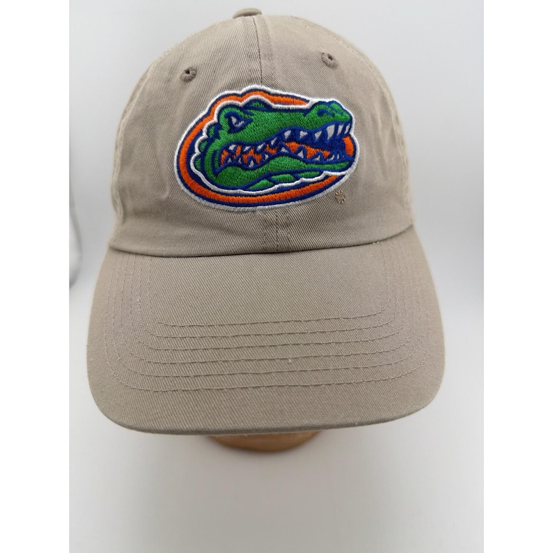 Gorra ajustable bordada color caqui de los Florida Gators imagen 1