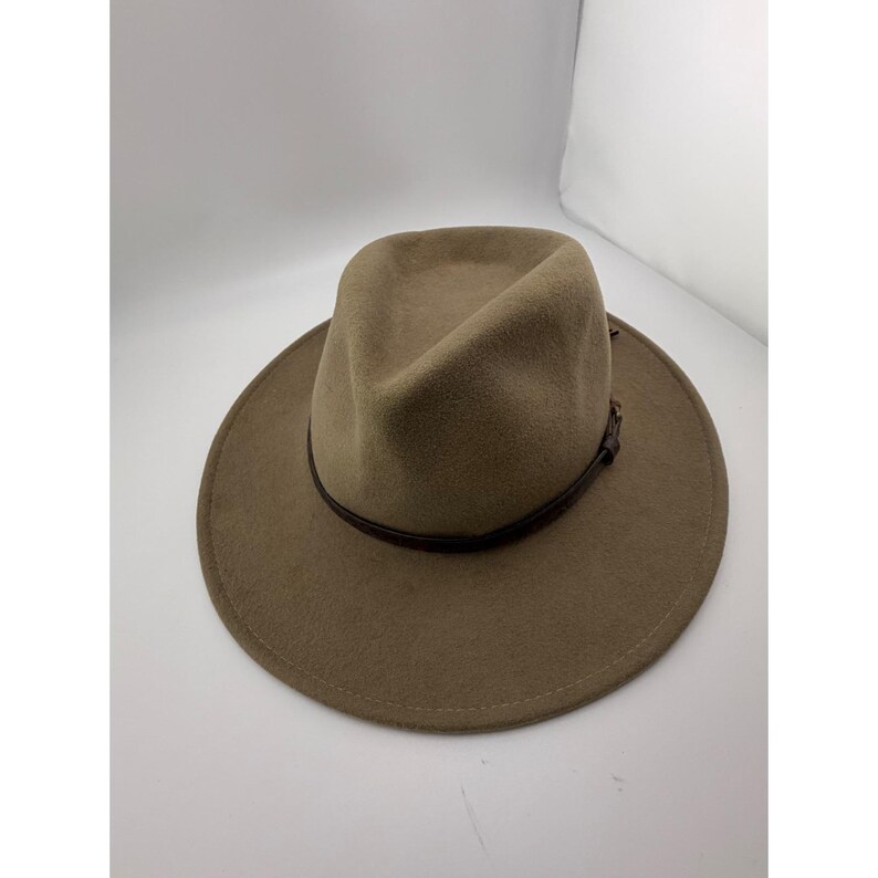 Sombrero Fedora de lana LiteFelt de Overland Outfitters, color topo, con banda de cuero marrón, talla mediana imagen 2