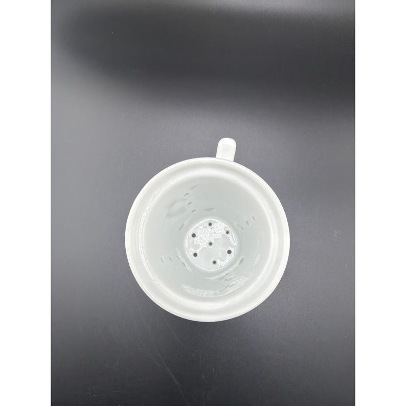 Taza infusora de té de porcelana china con tapa y colador, diseño en negro, rojo y dorado, 3 piezas. imagen 5