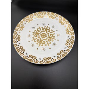 Target Holiday 09 Gold Scroll Star Porcelain Dinner Plate 10.5 Inch 2009 image 1
