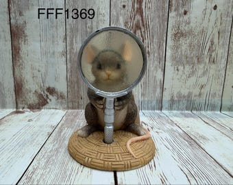 Vintage 1998 Charming Tails Sit-A-Bout by Fitz & Floyd, "I See Things Clearly Now", 89/626