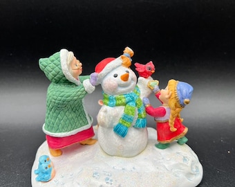 Vintage 1999 Hallmark Keepsake Christmas Ornament - Snowy Plaza