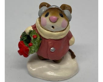 Wee Forest Folk M-087 Holly Mouse Christmas Wreath Miniature Figurine Retired