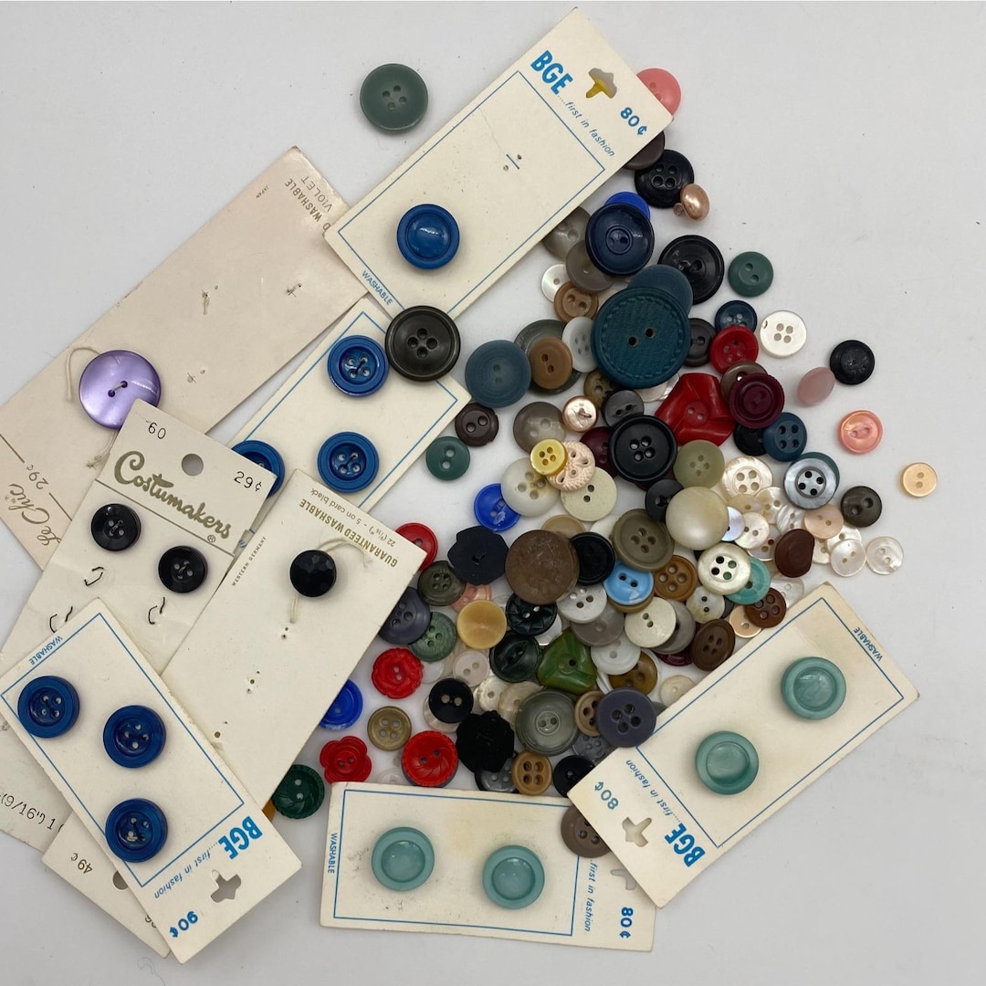 100 Vintage Buttons Lot - Mixed Sizes Styles Colors - Sewing Craft ...
