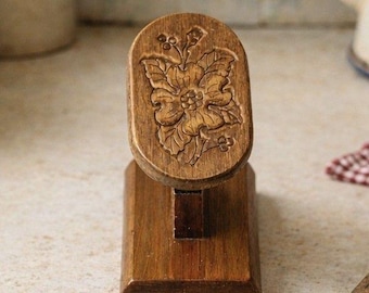 Vintage gesneden houten bloem receptkaarthouder wasknijperklemhouder