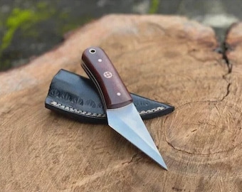 7 tums specialanpassad handgjord Kiribati-kniv med D2-stålblad, rött handtag och slida