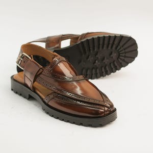 Men’s Brown Peshawari chappal sandals, genuine leather, handcrafted traditional style, slip-resistant sole, daily comfort