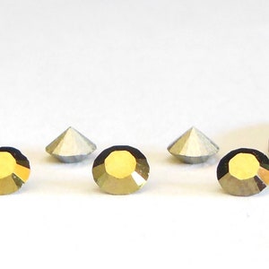 Dorado F 32pp  Swarovski 1028 Chatons Rhinestones