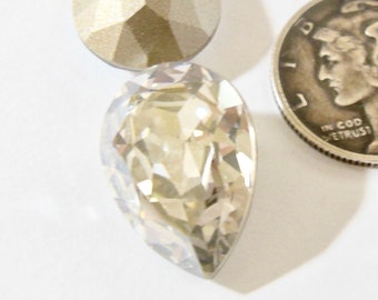 Pantalla plateada F 18 x 13 mm Swarovski 4320 Tear Drop Stone