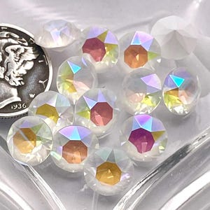 Blanc électrique Ignite bleu glacier UNF (39ss - 8 mm) Swarovski 1088 Xirius Chatons strass