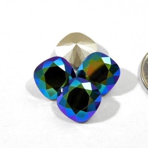 Scarabaues Green F 10mm Swarovski Art  4470 Cushion Cut Stone