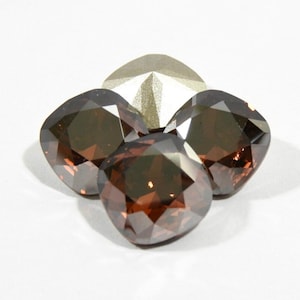 Hawaiian Lily F 12mm Swarovski 4470 Cushion Cut Stone