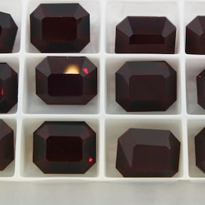 Garnet UNF 12x10mm Swarovski 4600 Vintage Crystal Stones Foiled - 1 Piece