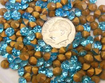 Aquamarine GF 20ss Vintage West German Rhinestone Chatons