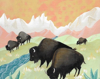 Puede incluir: Pintura original de bisontes pastando en un campo, con un arroyo y montañas al fondo. La obra de arte presenta una paleta de colores cálidos de naranja, verde y marrón. La firma del artista, "ERIN 17", es visible en la esquina inferior derecha.