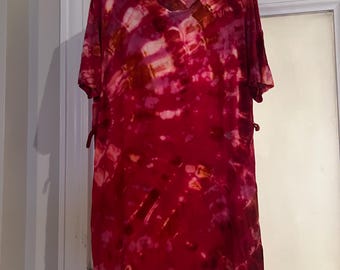Umgenutztes, umgekehrtes Batiken, Größe M rosa Kleid
