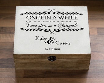 Caja rústica personalizada para tarjetas de boda: recuerdo de madera