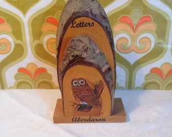 1970s Owl Souvenir Wooden Letter/Napkin Rack, Kitsch and Collectible Aberdaron Storage Holder, Vintage Painted Owl Home Decor