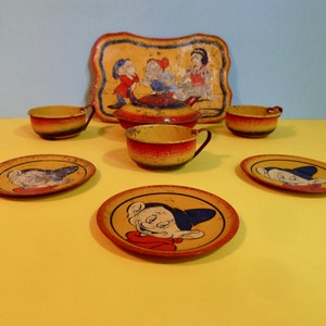 Vintage 1930s Happynak Disney Tin Plate Childrens Play, Juego de té de juguete #2 imagen 8
