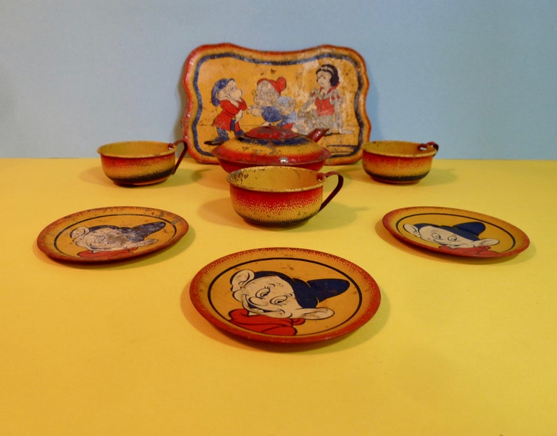 Vintage 1930s Happynak Disney Tin Plate Childrens Play, Juego de té de juguete #2 imagen 8