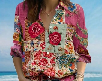 Camisa bohemia con estampado floral y bordado de rosas, blusa floral con estampado de tapiz, top de lino rosa para verano, ribete de encaje personalizado, prenda con cuello estampado.