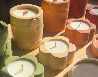 Daisy Concrete Soy Candle Set with Tray | Wooden Wick | Handmade Home Decor Gift