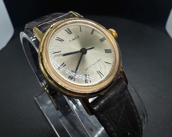 1970s Vintage Timex Roman Numeral Dress Watch